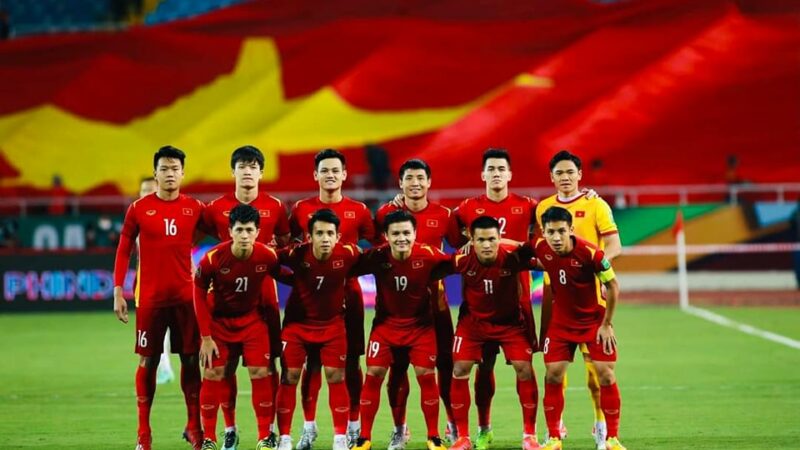 Lương cầu thủ bóng đá cao nhất Việt Nam hiện nay bao gồm những ai?