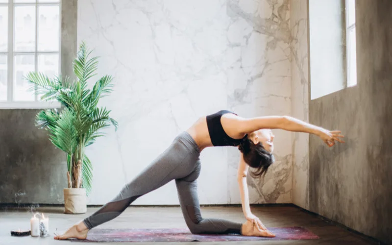 hatha yoga la gi 10 loi ich tuyet voi doi voi suc khoe