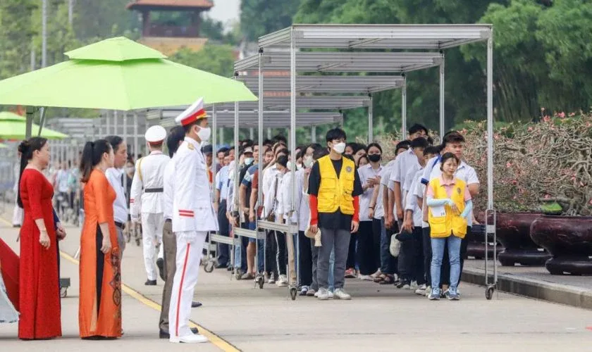 Lăng Bác Hồ mở cửa ngày nào