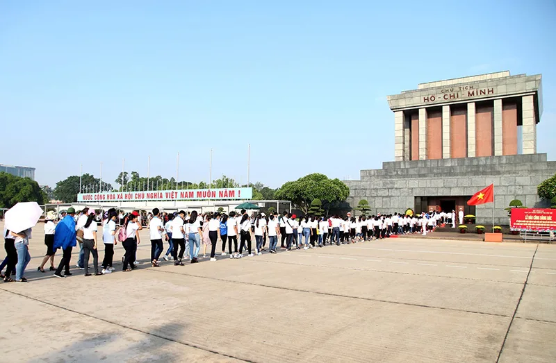 Lăng Bác Hồ mở cửa ngày nào