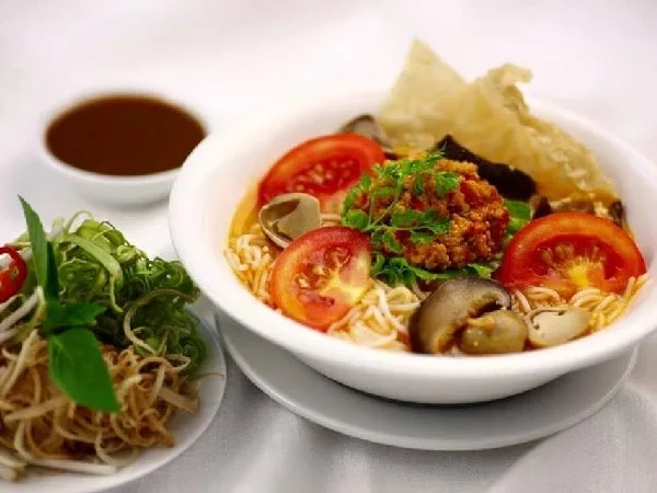 Cách nấu bún riêu không cần cua vẫn ngon chuẩn vị