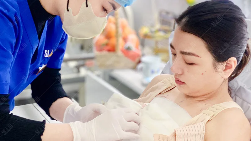 Nâng ngực có cho con bú được không