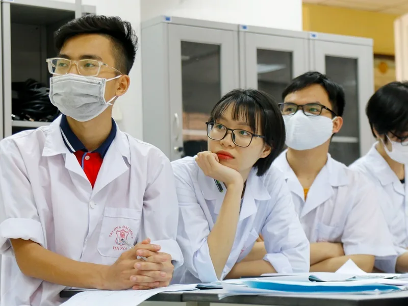 Đại học Y Hà Nội là một trong những cơ sở đào tạo y khoa nổi bật với mức độ cạnh tranh tuyển sinh cao